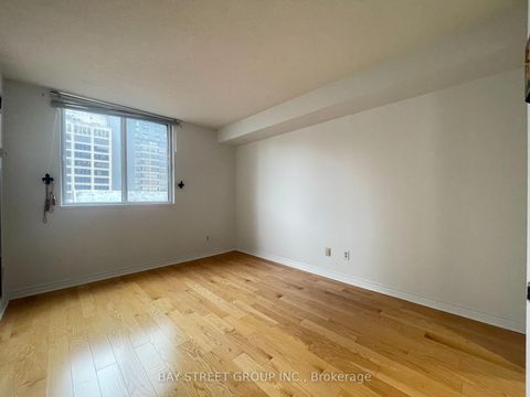 Photo 12 at 1910 - 736 Bay Street, Bay Street Corridor, Toronto