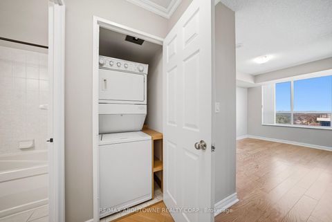 Photo 13 at 2706 - 23 Hollywood Avenue, Willowdale East, Toronto