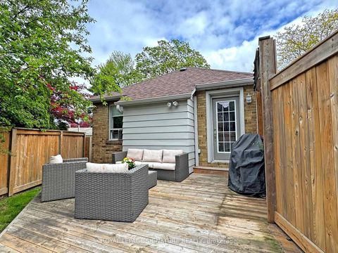 Photo 17 at 3 Kenrae Road, Leaside, Toronto