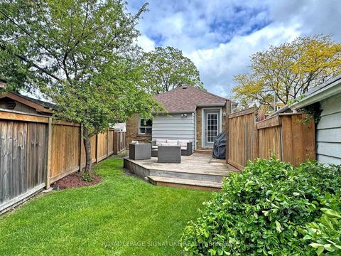 Photo 20 at 3 Kenrae Road, Leaside, Toronto