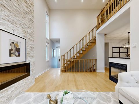 Photo 6 at 962 On Bogart Circle, College Manor, Newmarket