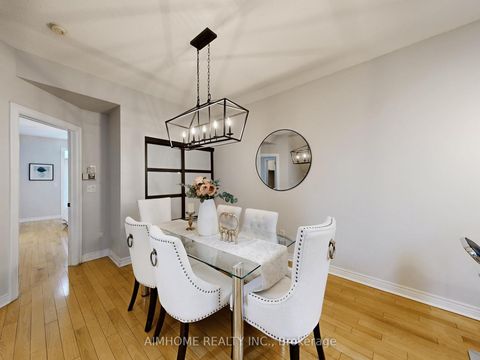 Photo 8 at 962 On Bogart Circle, College Manor, Newmarket