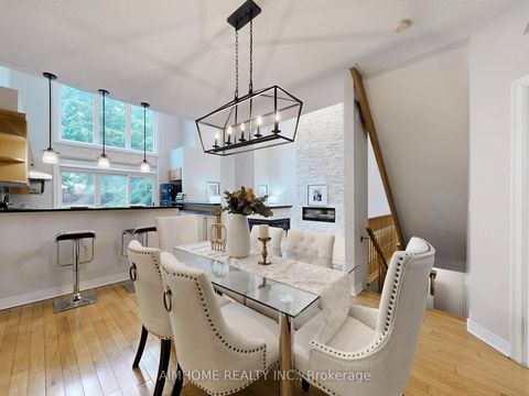 Photo 11 at 962 On Bogart Circle, College Manor, Newmarket