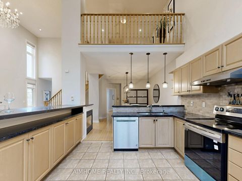 Photo 15 at 962 On Bogart Circle, College Manor, Newmarket