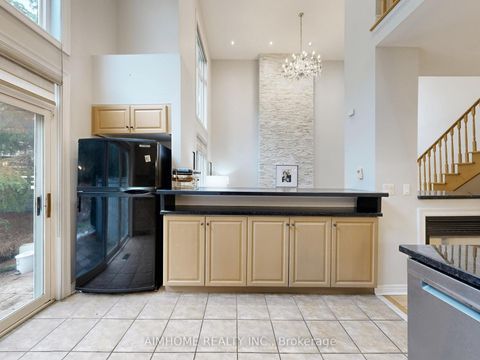 Photo 17 at 962 On Bogart Circle, College Manor, Newmarket