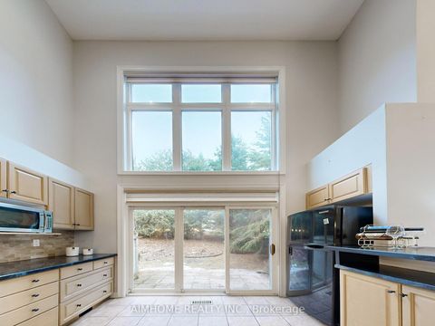 Photo 19 at 962 On Bogart Circle, College Manor, Newmarket