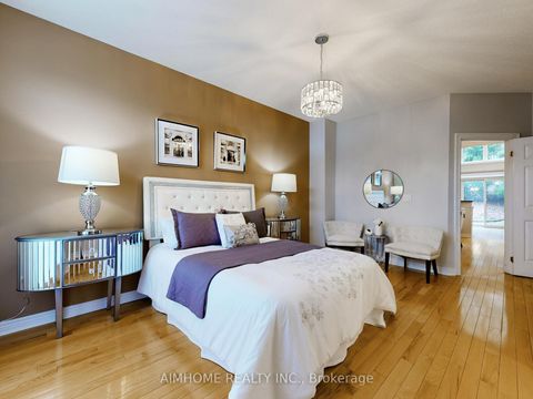 Photo 23 at 962 On Bogart Circle, College Manor, Newmarket