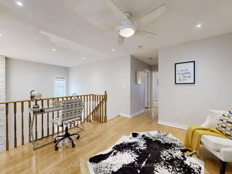 Photo 33 at 962 On Bogart Circle, College Manor, Newmarket