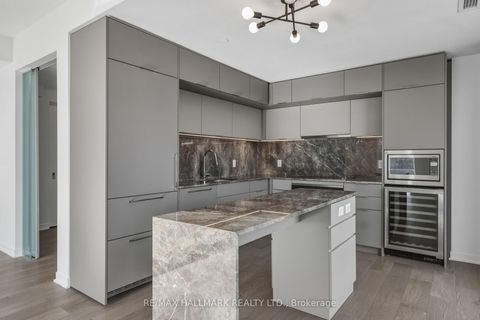 Photo 7 at 807 - 185 Alberta Avenue, Oakwood Village, Toronto