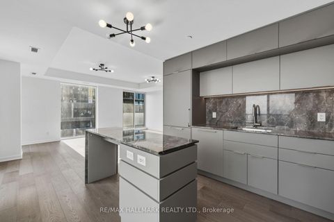 Photo 9 at 807 - 185 Alberta Avenue, Oakwood Village, Toronto