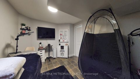 Photo 38 at 51 Babak Boulevard, East Woodbridge, Vaughan