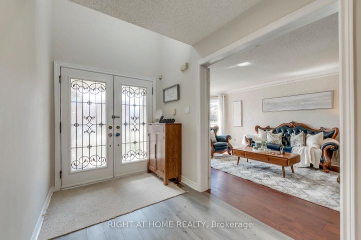 Photo 5 at 1403 BAYSHIRE Drive, JC Joshua Creek, Oakville