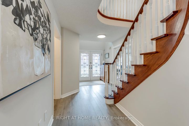 Photo 11 at 1403 BAYSHIRE Drive, JC Joshua Creek, Oakville