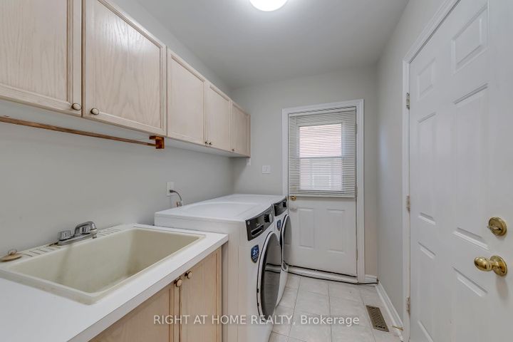 Photo 21 at 1403 BAYSHIRE Drive, JC Joshua Creek, Oakville