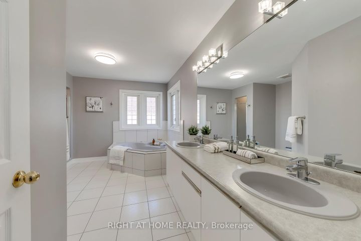 Photo 27 at 1403 BAYSHIRE Drive, JC Joshua Creek, Oakville