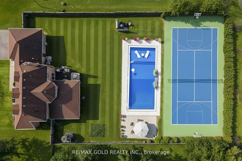 Photo 3 at 72 Goodfellow Crescent, Nobleton, King