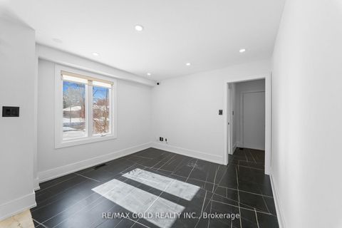 Photo 10 at 72 Goodfellow Crescent, Nobleton, King