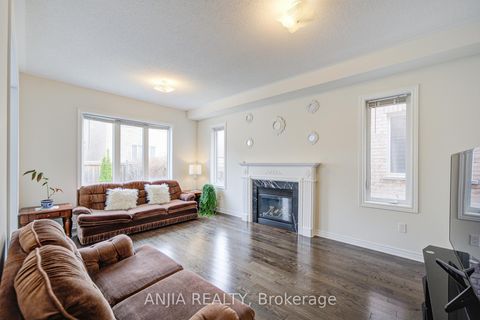 Photo 13 at 1165 Blencowe Crescent, Wyndham, Newmarket