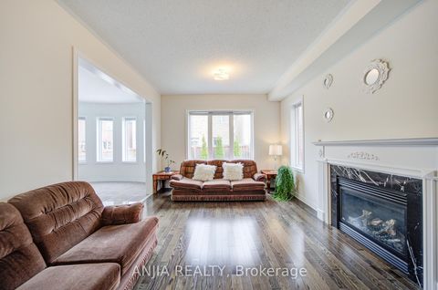 Photo 14 at 1165 Blencowe Crescent, Wyndham, Newmarket