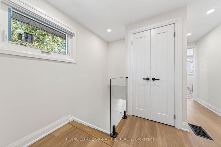 Photo 18 at 26 Carondale Crescent, L'Amoreaux, Toronto