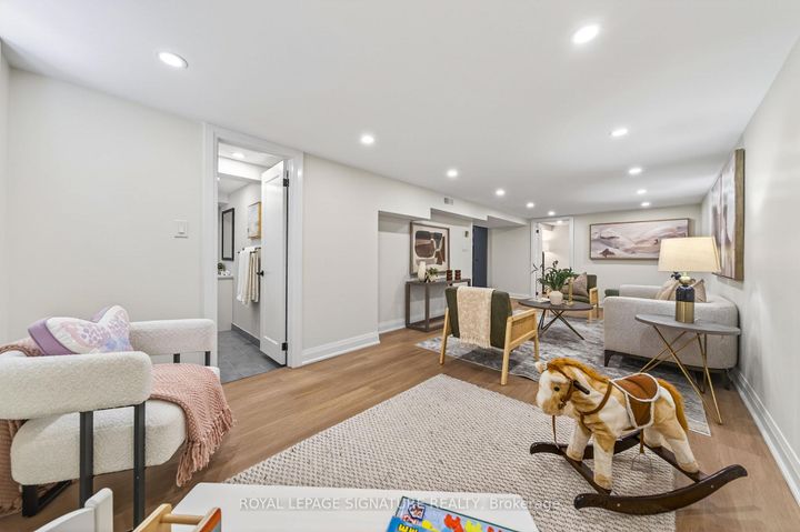 Photo 31 at 26 Carondale Crescent, L'Amoreaux, Toronto