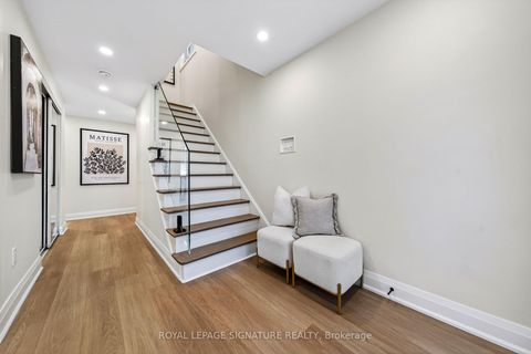 Photo 3 at 26 Carondale Crescent, L'Amoreaux, Toronto