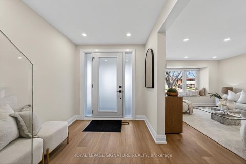 Photo 4 at 26 Carondale Crescent, L'Amoreaux, Toronto