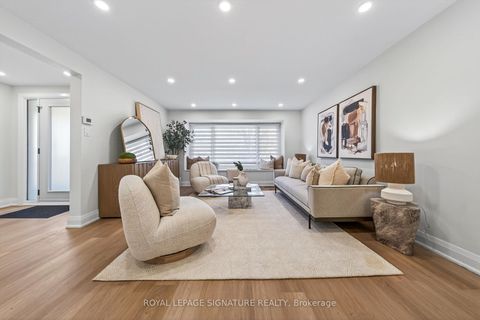 Photo 7 at 26 Carondale Crescent, L'Amoreaux, Toronto