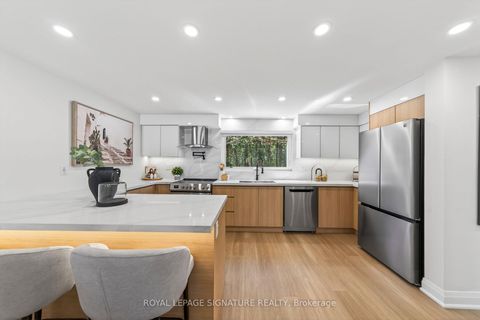 Photo 12 at 26 Carondale Crescent, L'Amoreaux, Toronto