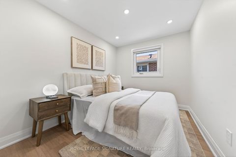 Photo 23 at 26 Carondale Crescent, L'Amoreaux, Toronto