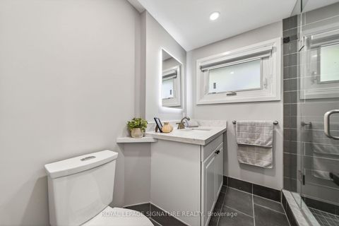 Photo 24 at 26 Carondale Crescent, L'Amoreaux, Toronto