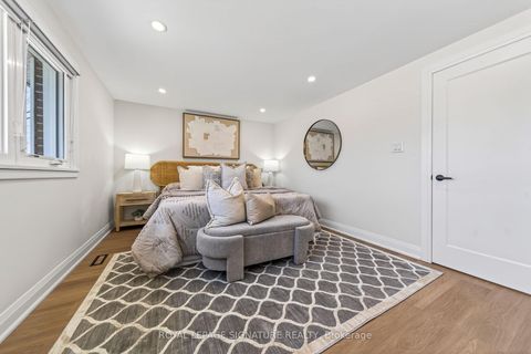 Photo 26 at 26 Carondale Crescent, L'Amoreaux, Toronto