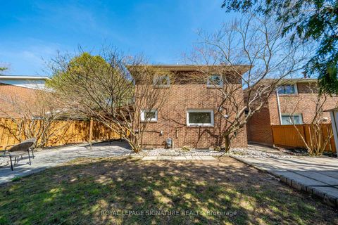 Photo 39 at 26 Carondale Crescent, L'Amoreaux, Toronto