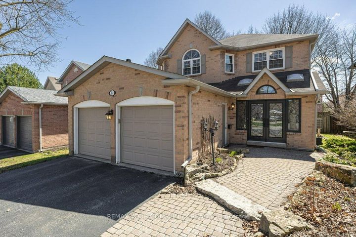 Photo 1 at 21 Millbrook Gate, Buttonville, Markham