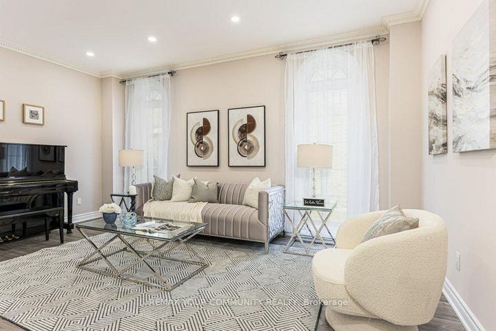 Photo 3 at 21 Millbrook Gate, Buttonville, Markham