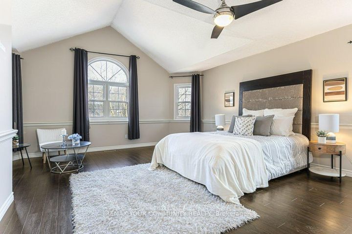 Photo 13 at 21 Millbrook Gate, Buttonville, Markham