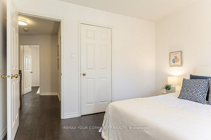 Photo 19 at 21 Millbrook Gate, Buttonville, Markham