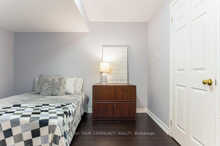 Photo 28 at 21 Millbrook Gate, Buttonville, Markham