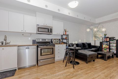 Photo 4 at 57 - 68 Winston Park Boulevard, CFB, Toronto