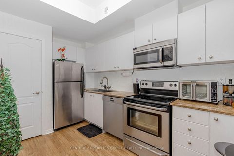 Photo 5 at 57 - 68 Winston Park Boulevard, CFB, Toronto