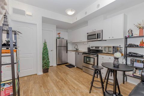 Photo 8 at 57 - 68 Winston Park Boulevard, CFB, Toronto