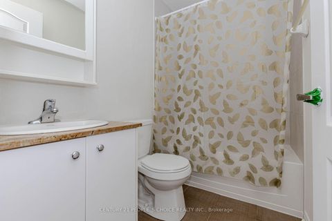 Photo 21 at 57 - 68 Winston Park Boulevard, CFB, Toronto