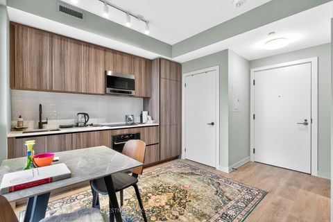 Photo 3 at 2810 - 117 Broadway Avenue, Mount Pleasant West, Toronto