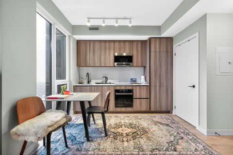 Photo 8 at 2810 - 117 Broadway Avenue, Mount Pleasant West, Toronto