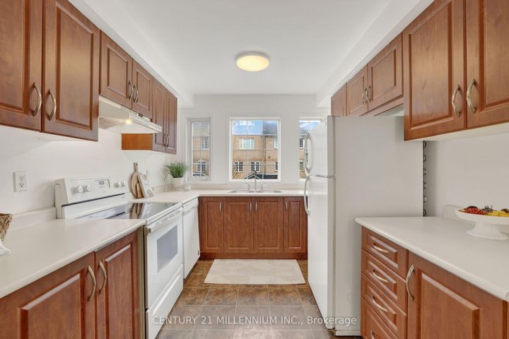 Photo 10 at 97 - 97 Spadina Road, Brampton West, Brampton