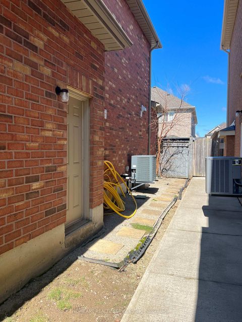 Photo 35 at 596 Vellore Park Avenue, Vellore Village, Vaughan