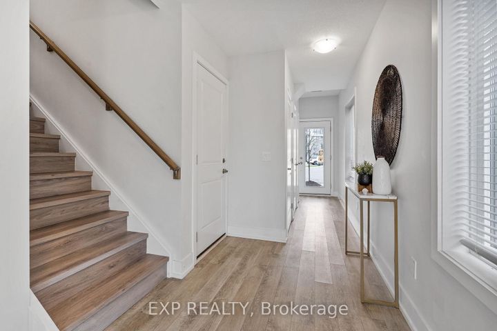 Photo 4 at 6 - 115 Shoreview Place, Lakeshore, Hamilton