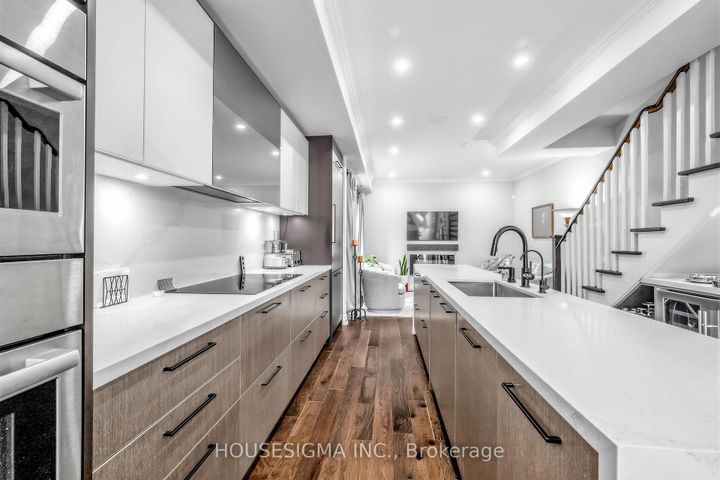 Photo 7 at 361 Roehampton Avenue, Mount Pleasant East, Toronto
