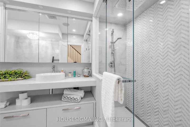 Photo 21 at 361 Roehampton Avenue, Mount Pleasant East, Toronto