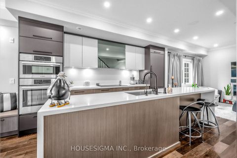 Photo 8 at 361 Roehampton Avenue, Mount Pleasant East, Toronto